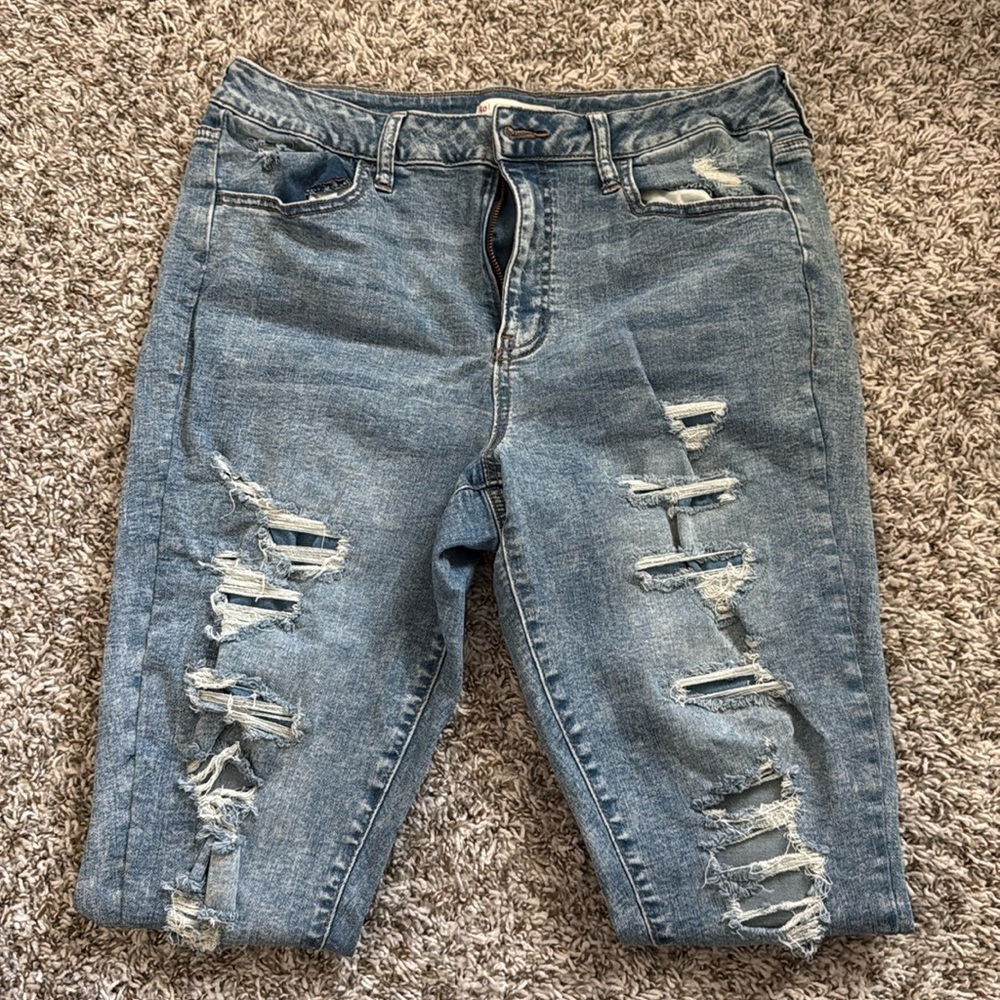 ** LAST CHANCE ** Light Denim Jeggings